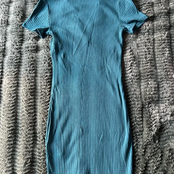 Green Ribbed Polo Dress - Picture 2 of 3